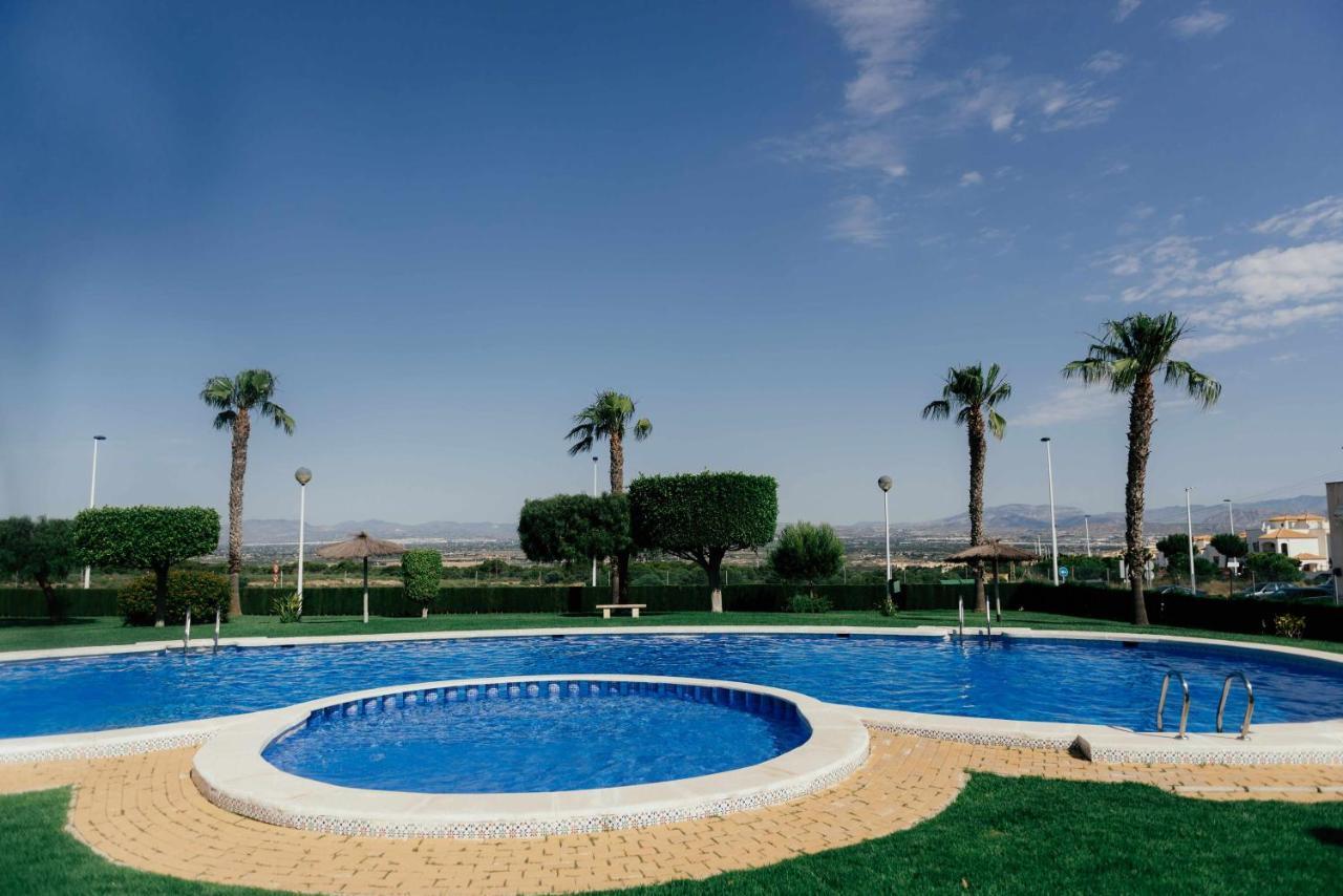 Stunning 2 Bedroom Apartment With Pool View Alicante Eksteriør billede