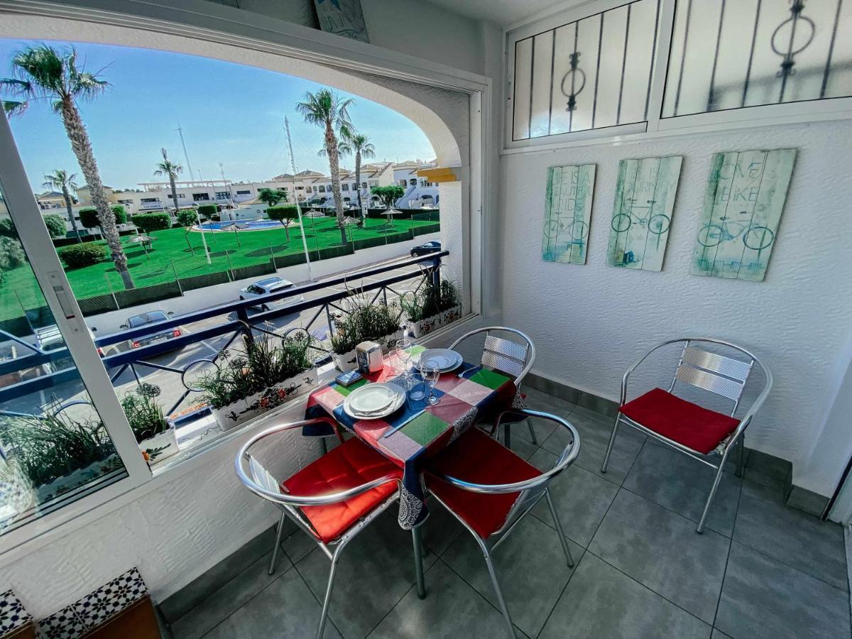 Stunning 2 Bedroom Apartment With Pool View Alicante Eksteriør billede